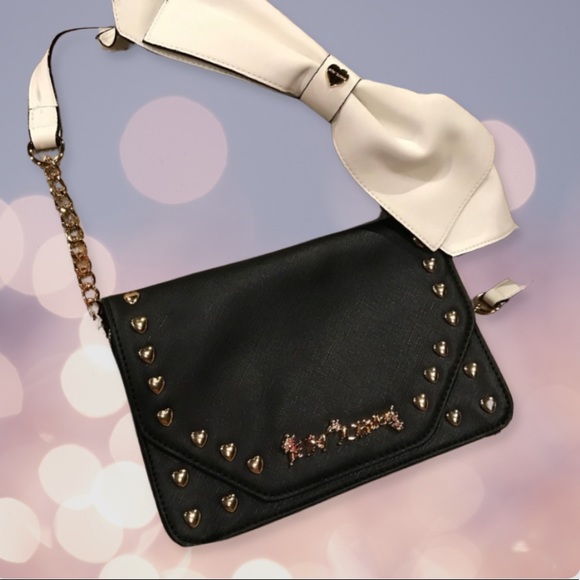 Betsey Johnson Handbags - NWOT BETSY JOHNSON PURSE